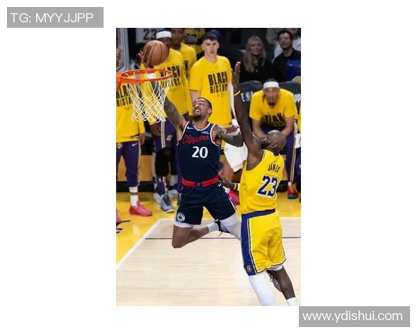 快船与湖人激战正酣最新赛况分析与精彩瞬间回顾